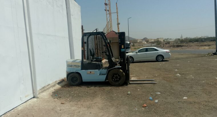 سيزر لفت للايجار المدينة رافعة شوكية للايجار المدينة مان لفت للايجار المدينة تاور لايت للايجار